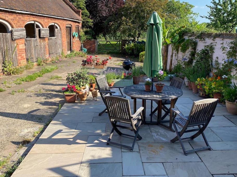 Cottage Barn Conversion On Working Farm Worcester Exterior photo